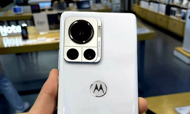 200 MP-lik arxa kamera: Motorola Frontier flaqman smartfonunun ilk real fotosu ortaya çıxıb