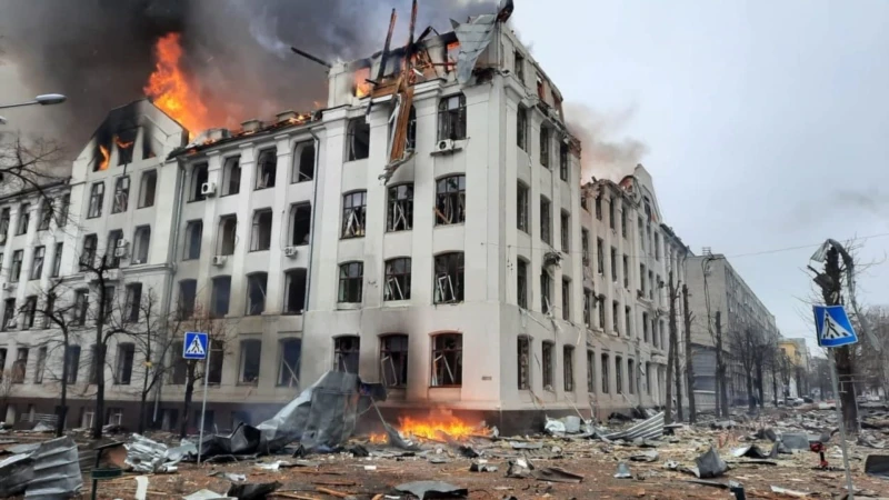 Rusiya Ukraynanın şəhərlərini bombalayır. Desant qüvvələri Xarkovda