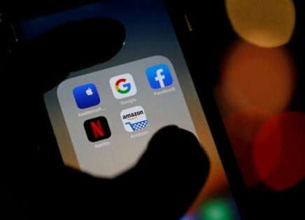 Google Rusiyaya qarşı – rusiyalı deputatların hesabları bloklanır