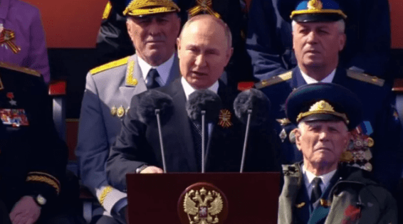 Putinin 9 may nitqi: Nə düşündüyünü heç kim bilmədi
