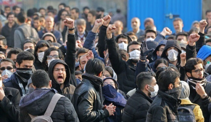 “Xalq molla rejminin devirilməsini istəyir” – İranda əhali etiraza qalxdı
