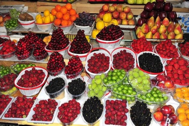 Bölgələrdən ucuz alınan meyvələr Bakıda əlçatmaz qiymətə satılır – VİDEO