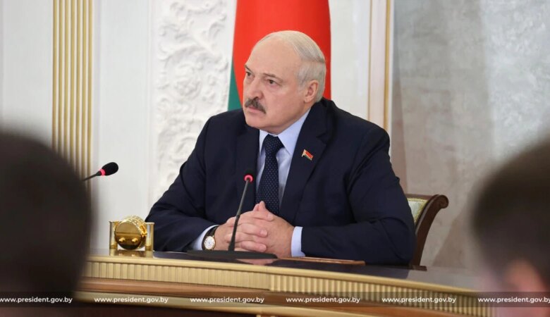 Lukaşenka Ukraynadan Belarusa raket atıldığını iddia edir