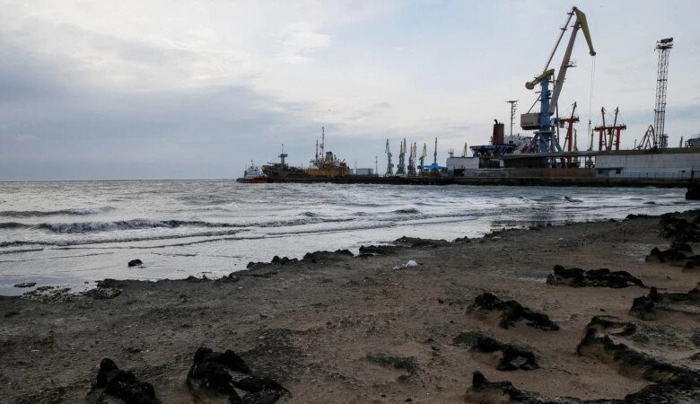 Ukrayna Türkiyədən Rusiya yük gəmisinin saxlanmasını rica edir