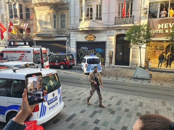 İstanbuldakı partlayışla bağlı istintaq başlandı, sosial mediaya qadağalar qoyuldu