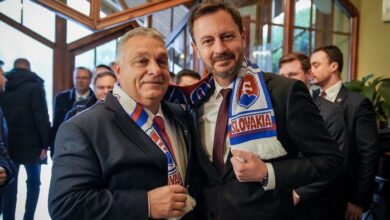 Macarıstan Baş nazirinin yaylığı hadisə oldu!  Slovakiyanın baş nazirindən yumoristik göndəriş