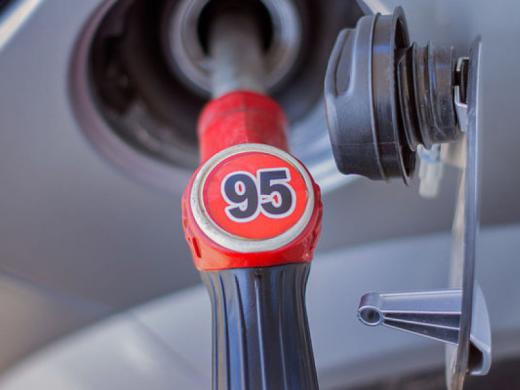 Ermənistanda Aİ-95 markalı benzin Azərbaycandan ucuz satılır…