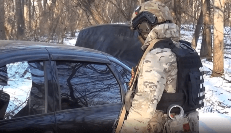 Qazaxıstan səfərbərlikdən qaçmış FSB zabitini deportasiya edib