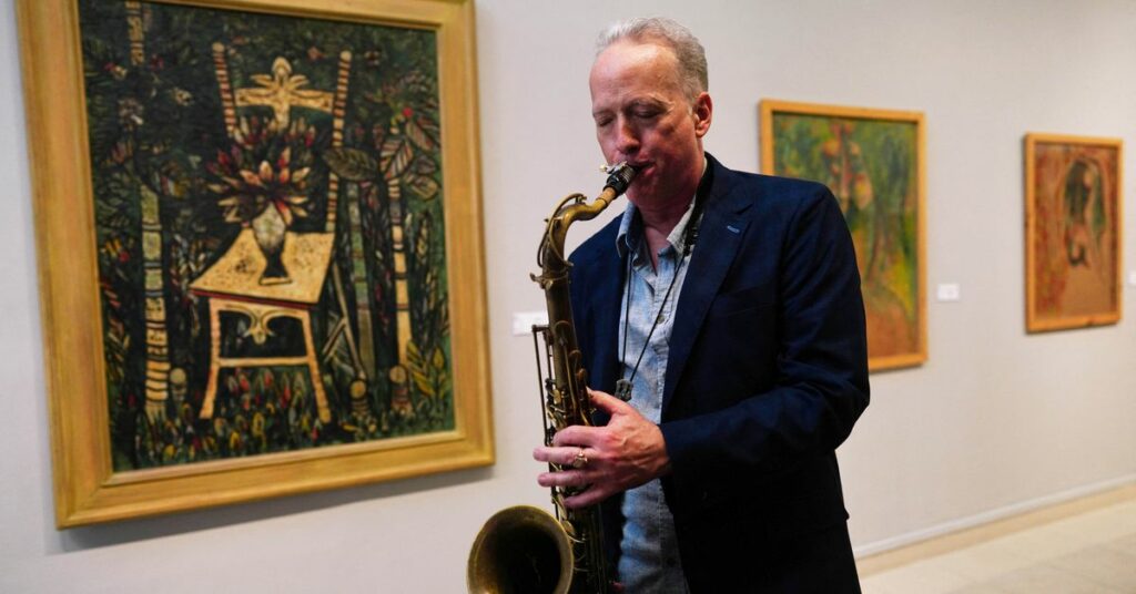 U.S. jazz musician Ted Nash collaborates with Cuban music students