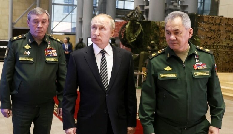 Putinin komandanları dəyişməsi: hərbi zərurət, yoxsa saray çəkişməsi?