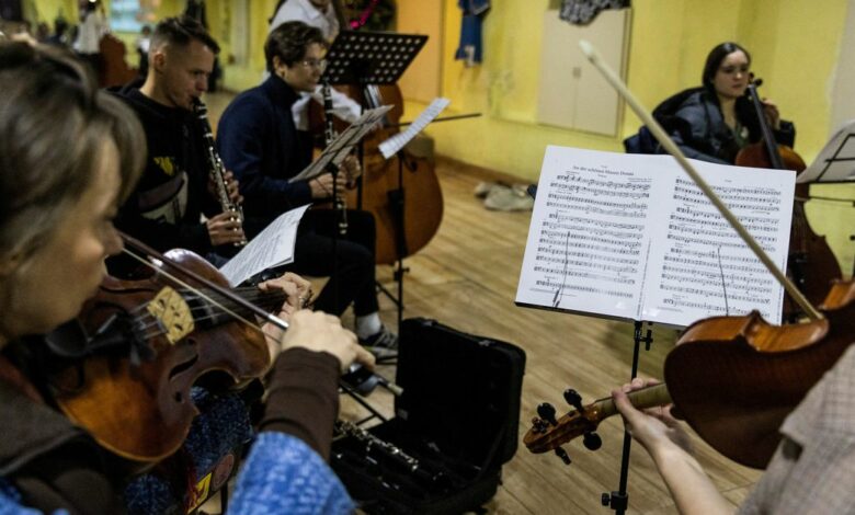 Rusiyadan qaçan musiqiçilər Gürcüstanda yeni auditoriya tapırlar