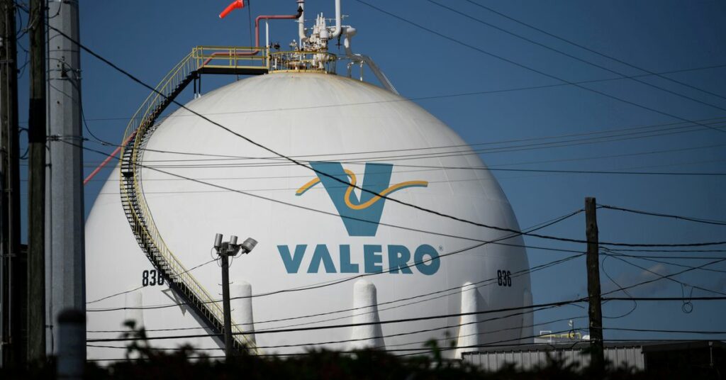 Valero Energy, ABŞ neft emalı zavodlarının qazancını mənfəət artımı ilə başlayır