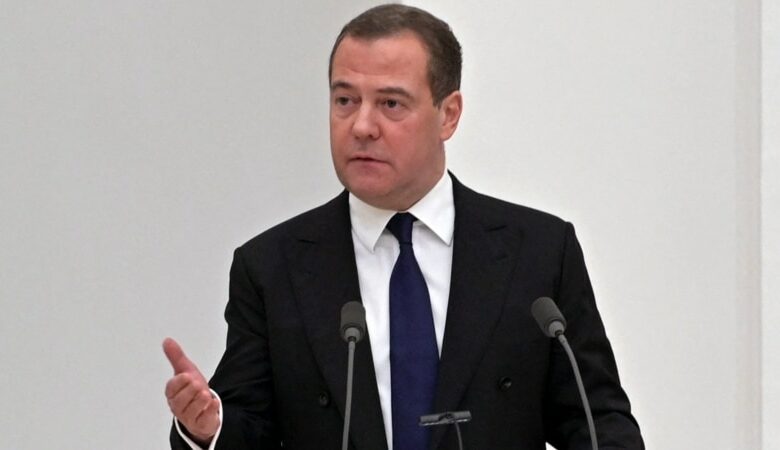 Medvedev Ukraynanı 'qisas zərbələri' ilə hədələyir