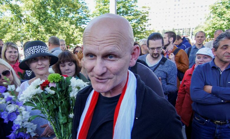 Belarusian human rights activist Ales Byalyatski arrives in Minsk