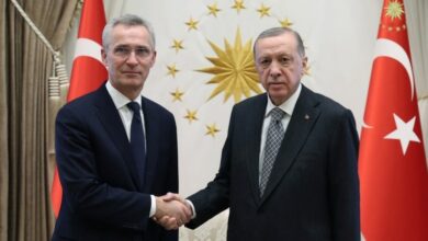 Stoltenberq Ankaranı NATO-ya mane olmamağa çağırıb