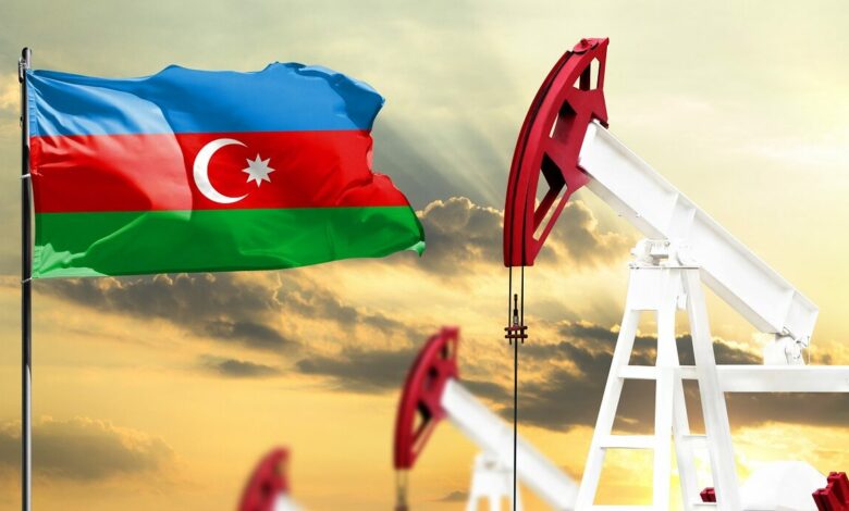 Azərbaycan nefti ucuzlaşdı: iqtisadçı benzinlə bağlı SOCAR-ı sorğulayır