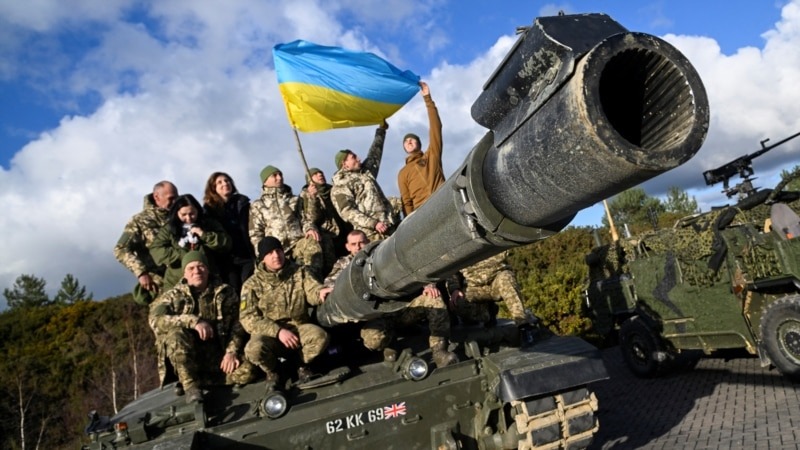 Britaniya Ukraynaya vəd etdiyindən 2 dəfə çox tank verəcək