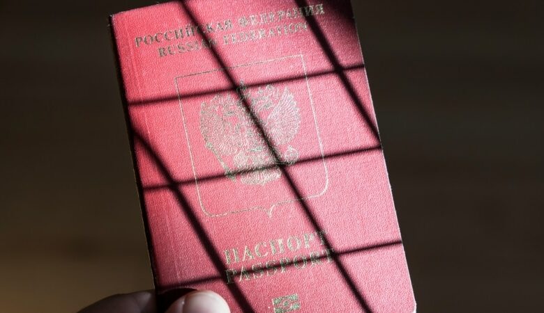 Çexiya Rusiya və Belarus vətəndaşlarına viza qadağasını uzadır