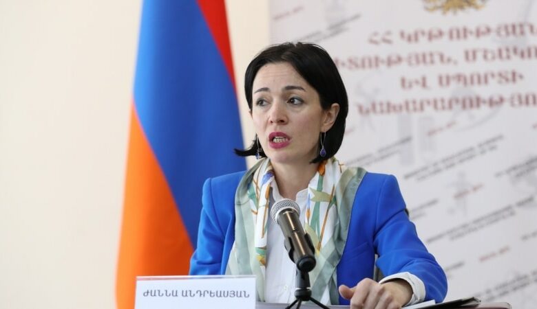Ermənistan rus məktəbləri açıb-açmamağı düşünür
