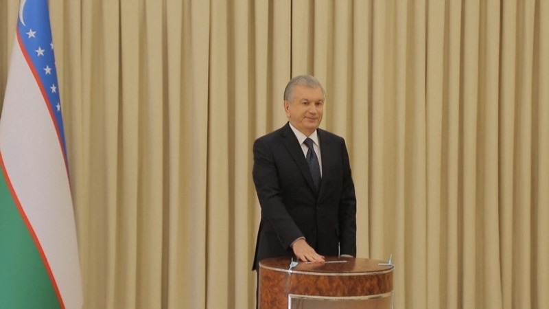 Mirziyoyevin hakimiyyətini uzadacaq referendum keçiriləcək