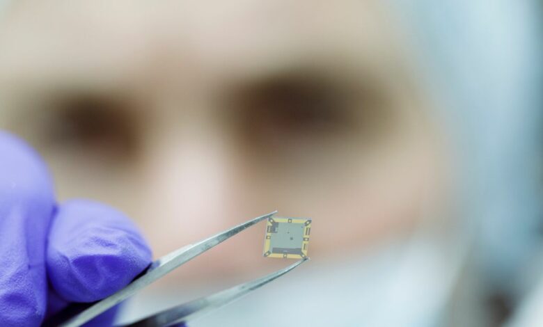 Quantum computer startup SEEQC unveils digital chip that operates at super cold temp