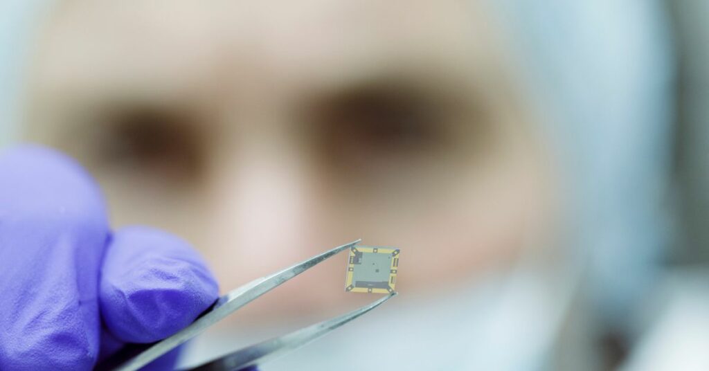 Quantum computer startup SEEQC unveils digital chip that operates at super cold temp