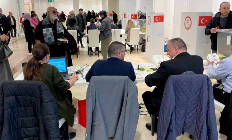 Turkish citizens living in Germany start casting their ballots at Turkey’s diplomatic missions for the May 14 parliamentary and presidential election