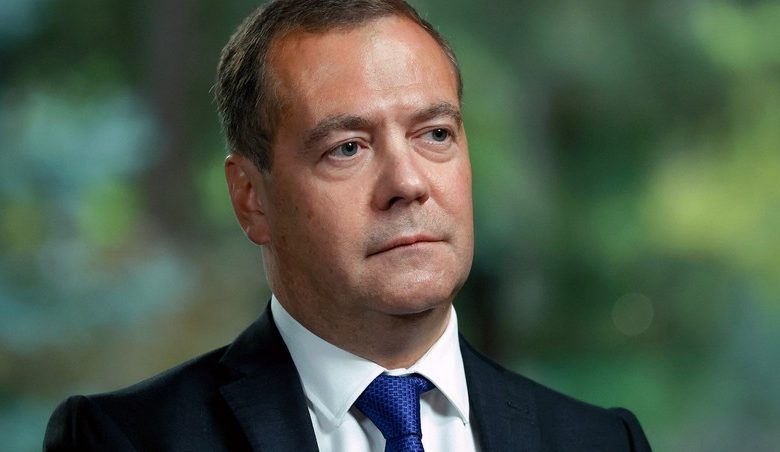 Dmitri Medvedev: "Heydər Əliyev dünya tarixində müasir Azərbaycan dövlətçiliyinin rəmzi kimi tanınıb"