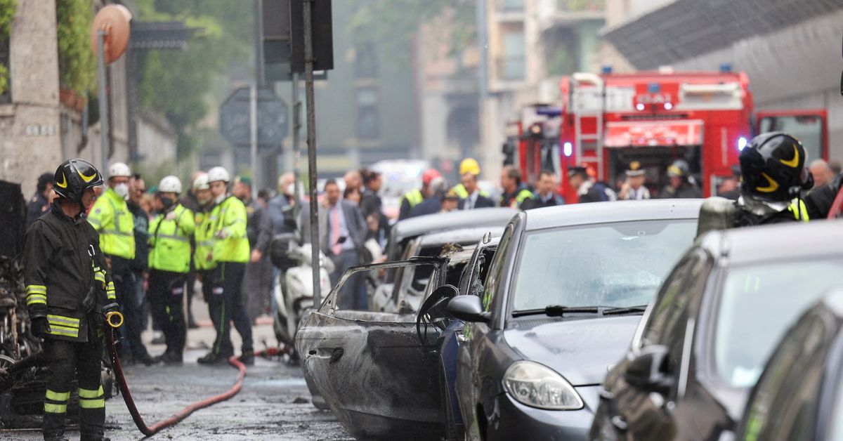 Several vehicles in flames after explosion in center of Milan
