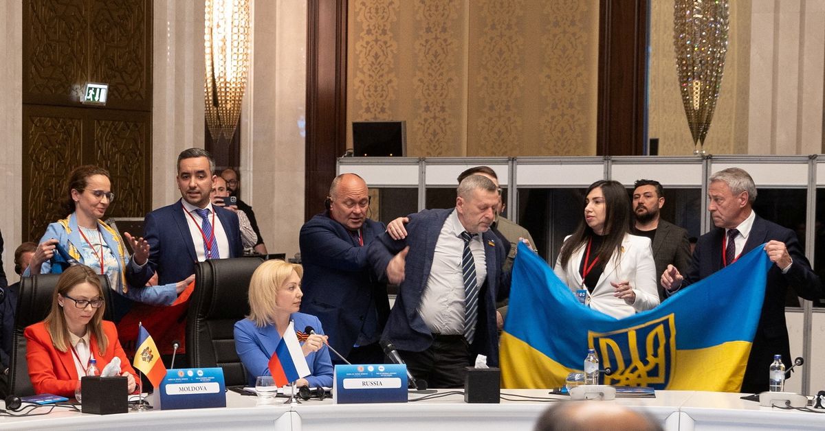 Ukrainian delegation protests against Russia during a meeting of PABSEC in Ankara