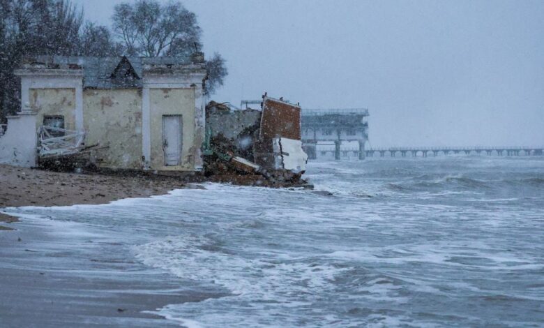 Krım və Rusiyanın Qara dəniz sahillərində fırtına nəticəsində üç nəfər ölüb