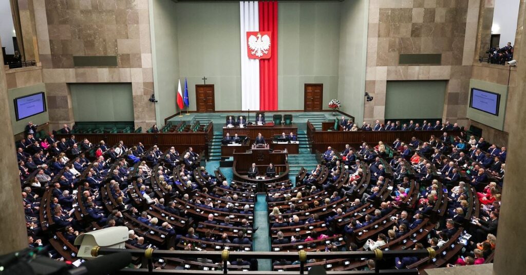 Polşa parlamenti PiS hökumətinin qanunsuz hərəkətləri ilə bağlı iddiaları araşdırır
