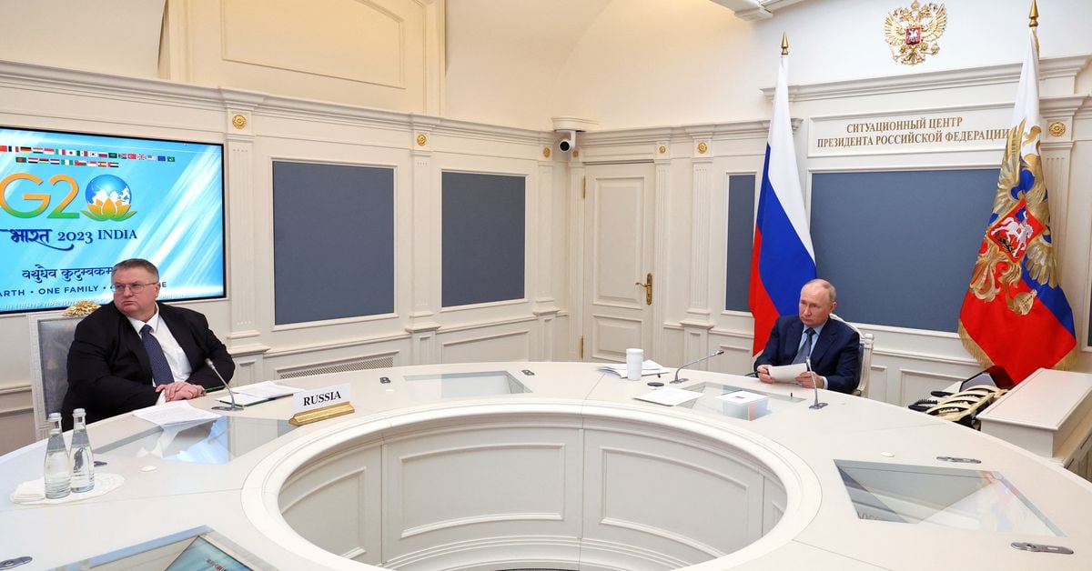Putin: Ukraynadakı “faciəni” necə dayandıracağımızı düşünməliyik