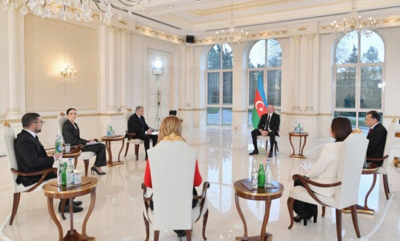 İlham Əliyev Prezident seçkilərinin səbəblərini açıqladı