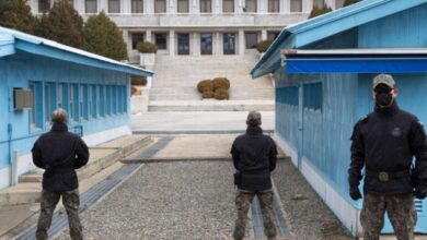 Şimali Koreya Cənubi Koreya adaları tərəfə 200-ə yaxın mərmi atıb