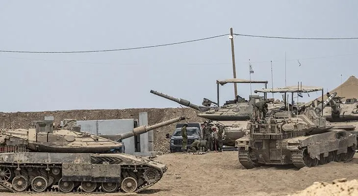 Qəzza mərkəzinə İsrail tankları, ordudan "saatlar qaldı" hücum təhdidi