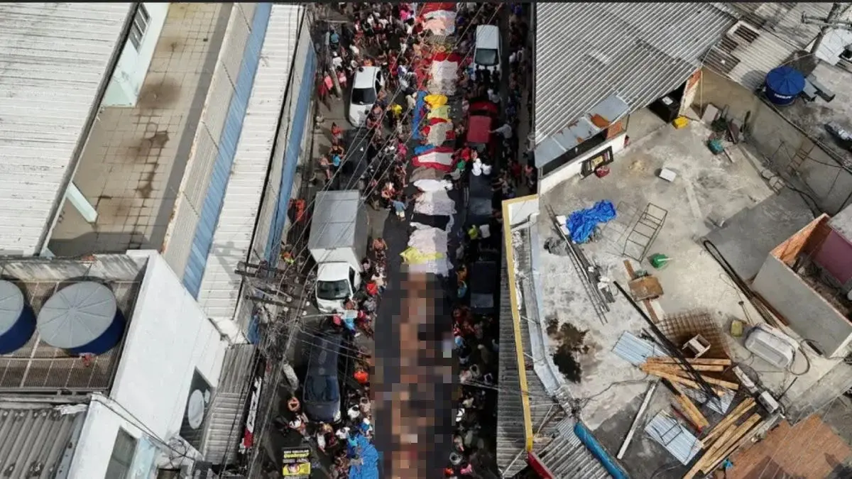 Polis əməliyyatında 180 nəfər həlak oldu: Küçələrə meyitlər düzüldü